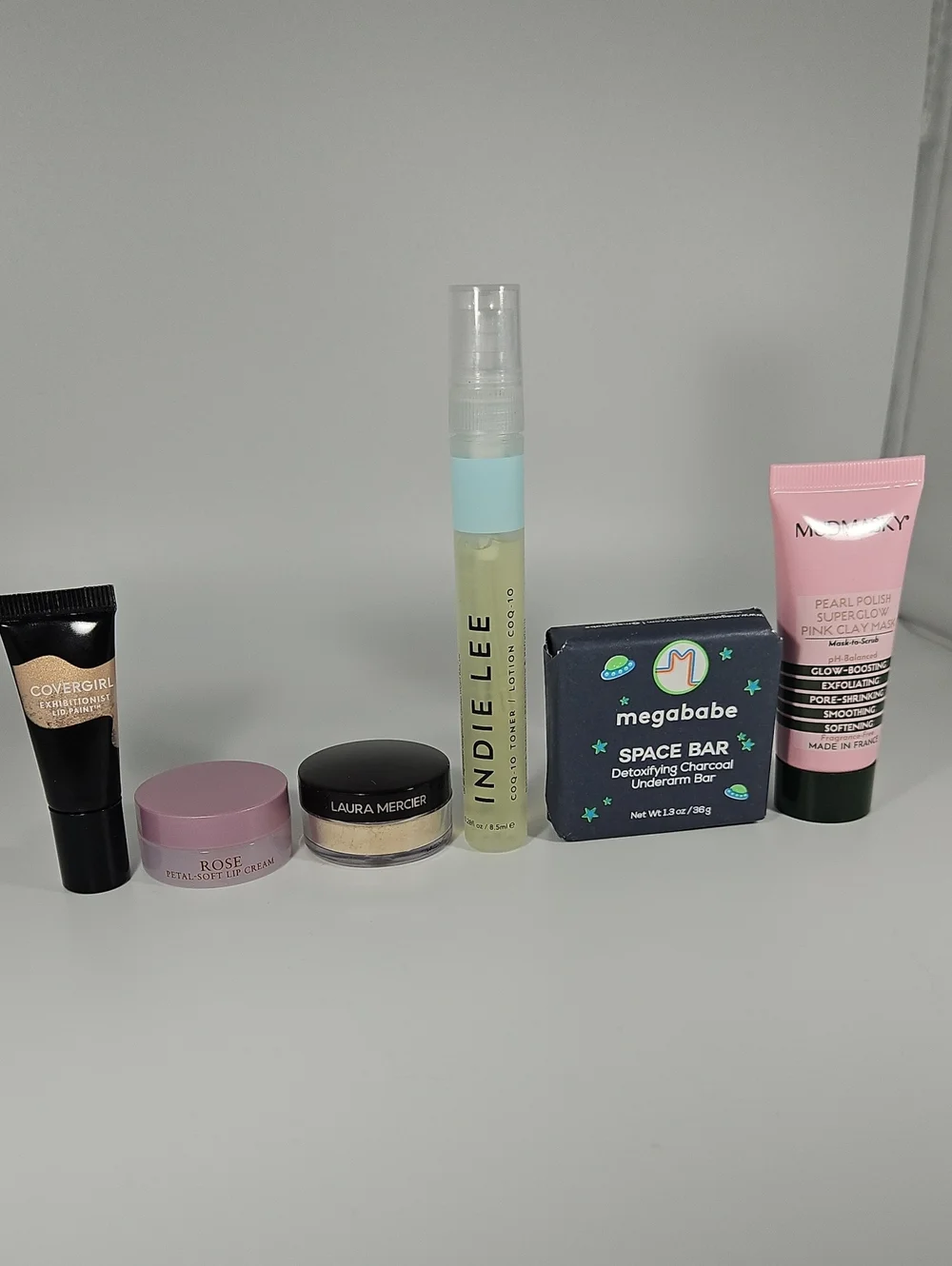 Beauty Lot (6 DELUXE SAMPLE-SIZES + 1 MYSTERY FREE FULL-SIZE)
